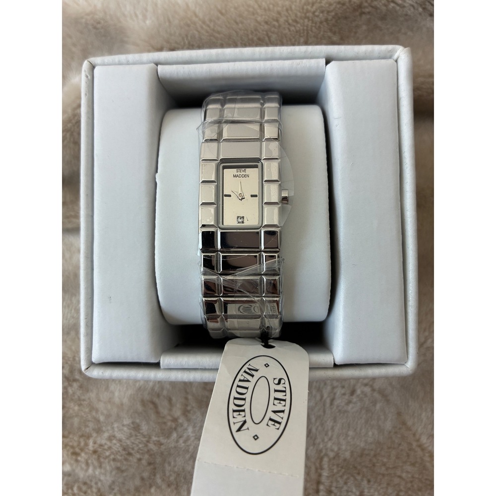 Steve Madden SM1106 Women's Silver Watch New Old Stock NIB Tags Box MSRP $120
